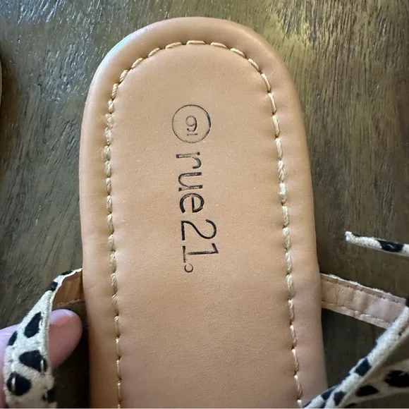 Rue21 Size 9 Cheetah Print Sandals! - Picture 3 of 3